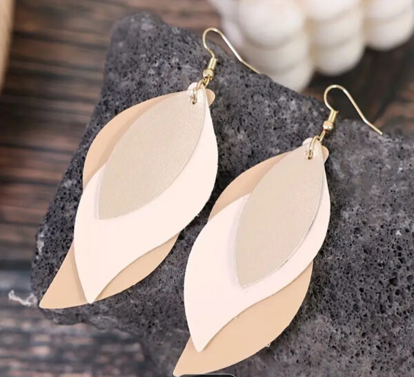 Inti Beige Earrings - Image 2